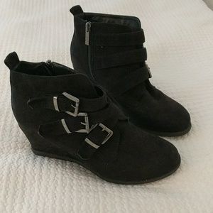 Wedge booties